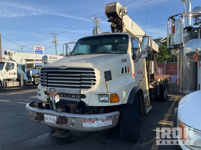 National 800D 46000 lb Straight Boom on National Crane 800D 6x4 Sterling Camion à Fèche (Inoperable)