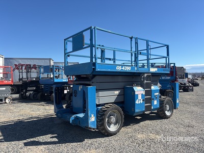 2014 Genie GS-4390 RT 4x4 Diesel Scissor Lift