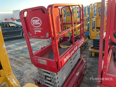 2018 MEC MICRO 19 Electric Scissor Lift