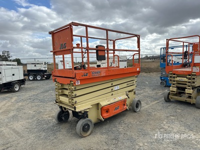 2015 JLG 3246ES Electric Scissor Lift