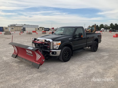 2013 Ford F-250 XLT 4x4 western plow Pickup