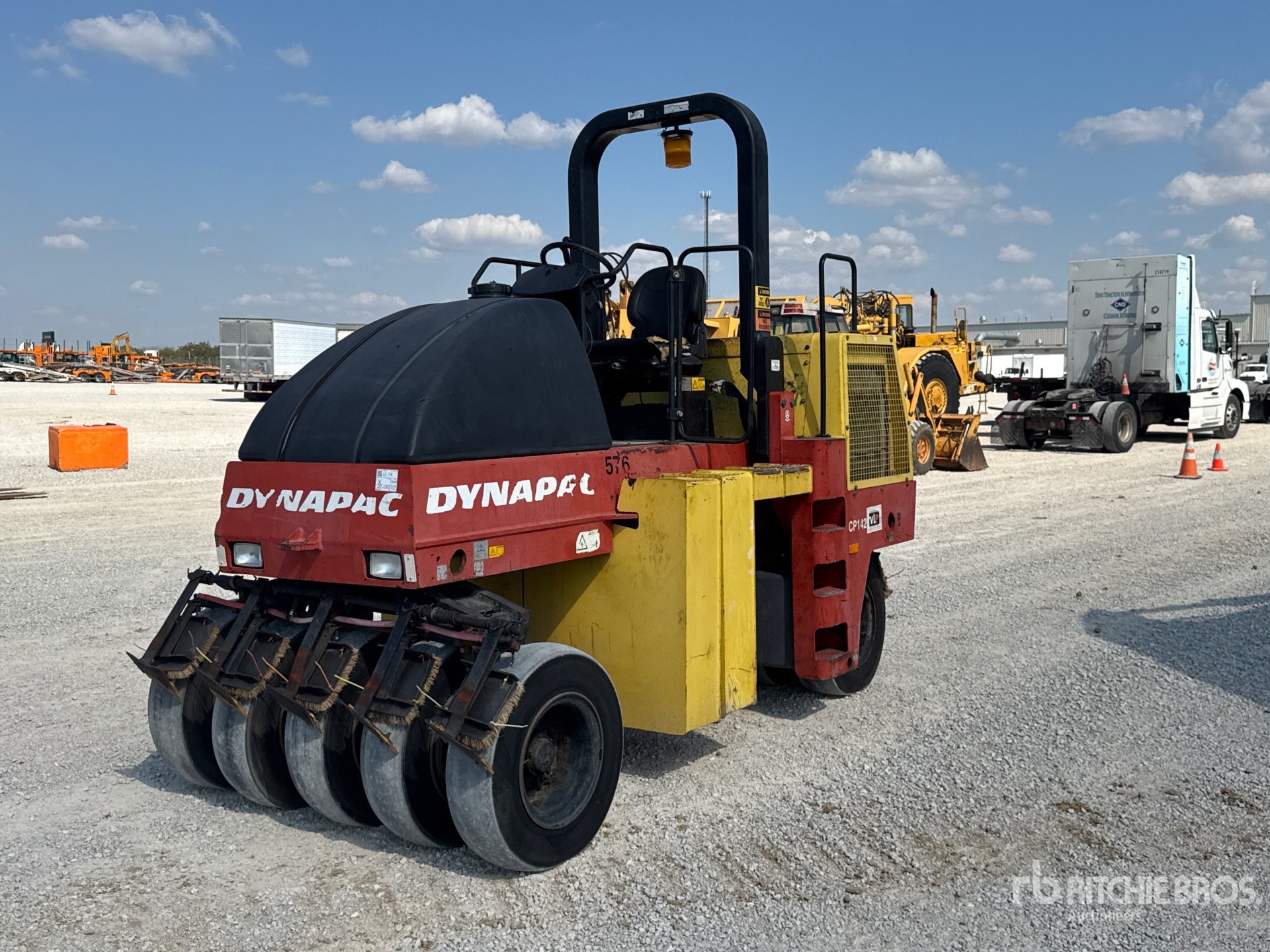2010 Dynapac CP142 Rullo pneumatico