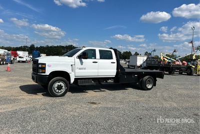 2022 Chevrolet 5500HD Silverado 4x4 Crew Cab Flatbed Truck