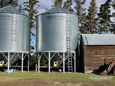 Westeel 1804 +/- 3500 bu 4 Ring Hopper Grain Bin