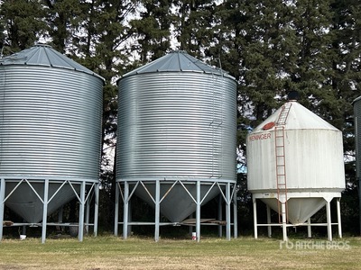 Westeel 1804 +/- 3500 bu 4 Ring Hopper Grain Bin