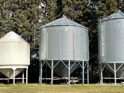 Twister 194 +/- 4000 bu 4 Ring Hopper Grain Bin