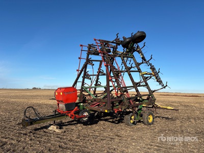 John Deere 610 36 ft Cultivator