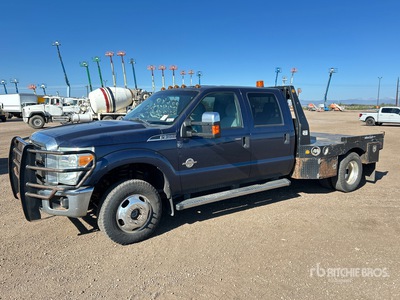 2015 Ford F-350 XLT 4x4 Crew Cab Flatbed Truck