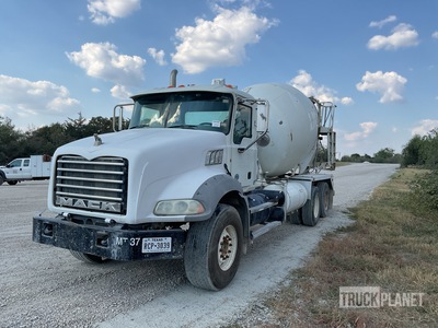 2014 Mack GU813 6x4 Betoniera