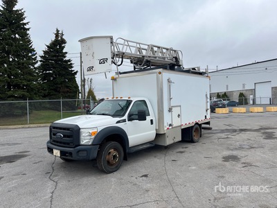 40 ft on 2015 Ford F-550 4x2 Bucket Truck
