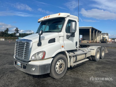 2014 Freightliner Cascadia 113 6x4 Ciągnik siodłowy T/A z kabiną dzienną