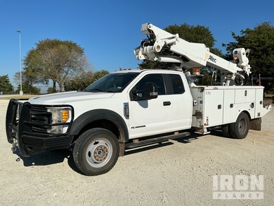 2017 Altec AT41M 40 ft on 2017 Ford F-550 XL 4x4 Extended Cab Bucket Truck