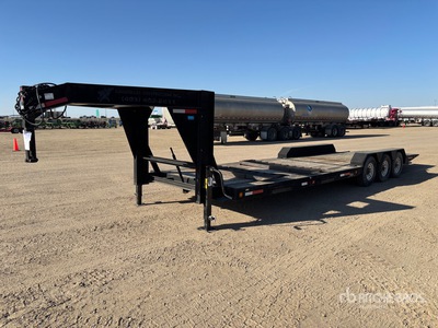 2009 Homebuilt 32 ft Tri/A Gooseneck Tilt Deck Trailer