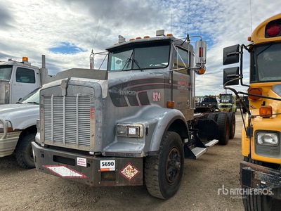 Kenworth 6x4 تراكتور شاحنة كابينة النوم (ثنائية المحور) (Inoperable)