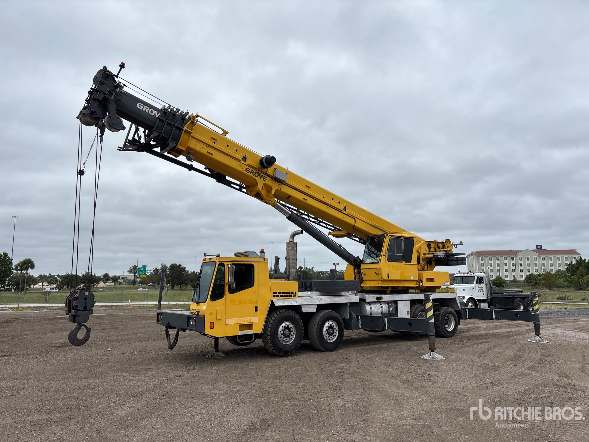 2006 Grove TMS900E Hydraulic Truck Crane
