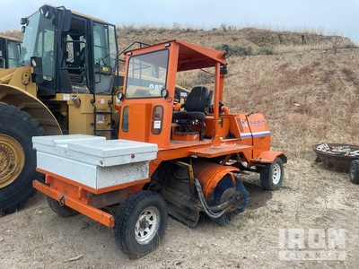 1998 Broce RJ300 Self-Propelled Broom (Inoperable)
