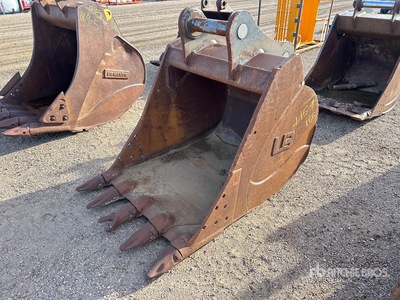 WB 48 in 2.03 cyd Excavator Bucket - Fits John Deere 350G