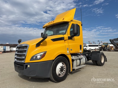 2020 Freightliner Cascadia 126 4x2 S/A Day Cab Truck Tractor