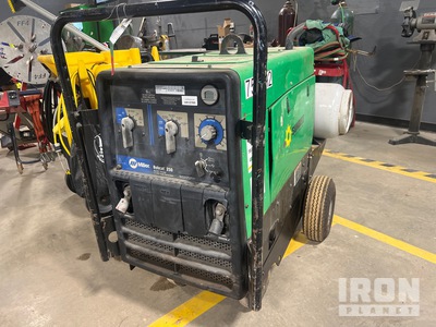 2015 Miller Bobcat 250 Multi-Process Spawarka napędzana silnikiem (Inoperable)
