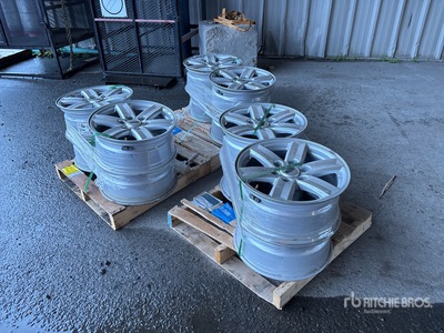 Quantity of (12) Ford Aluminium اطارات