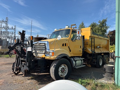 2009 Sterling LT9500 6x4 Camión con pala para nieve