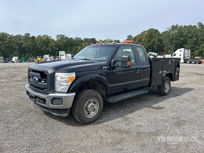 2016 Ford F-250 4x4 Extended Cab Utility Truck