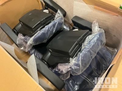 Quantity of (2) 47946272 Seats その他 - 機械部品 (Unused)