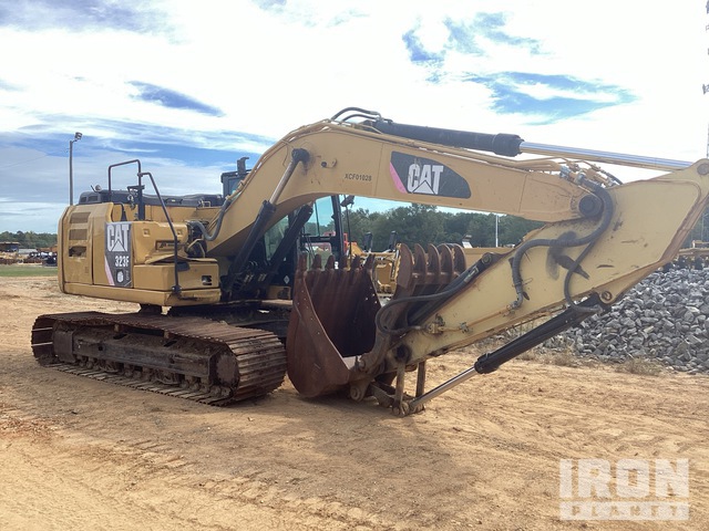 EXCAVADORA 2016 CATERPILLAR 323FL