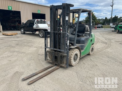 2016 Toyota 8FGU25 3750 lb Pneumatic Tire Forklift