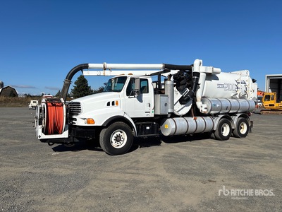 Vactor 2110J4 on 2004 Sterling L9500 6x4 Ciężarówka do czyszczenia kanalizacji