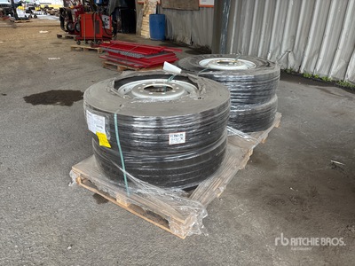 Quantity of (4) 315/80R22.5 Pneus