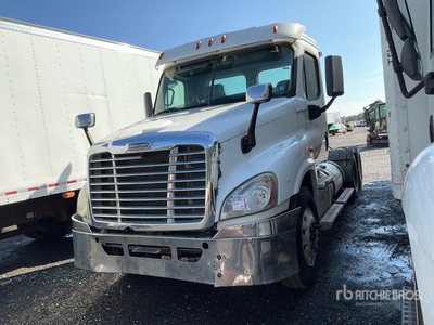 2013 Freightliner Cascadia 125 6x4 T/A Day Cab Truck Tractor (Inoperable)