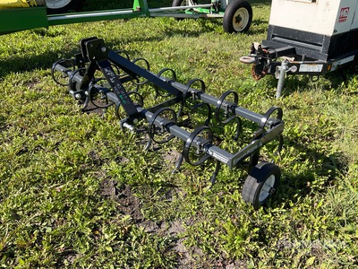 Farm King 8413 7 ft 3-Point Kultywator
