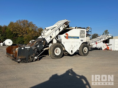 2003 Roadtec SB-2500C Wheel Asphalt Transfer Machine