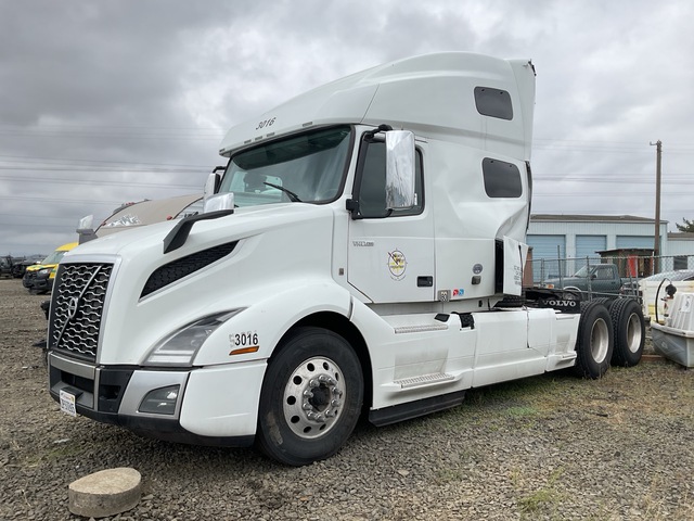 2022 Volvo VNL 6x4 T/A Sleeper Truck Tractor (Inoperable)