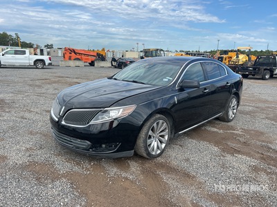 2013 Lincoln MKS Automobile