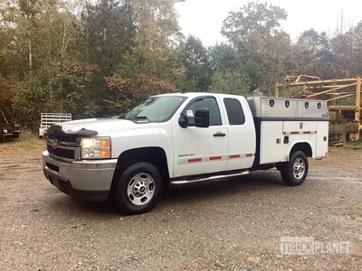 2013 Chevrolet Silverado 2500HD RWD 4x2 Extended Cab Service Truck