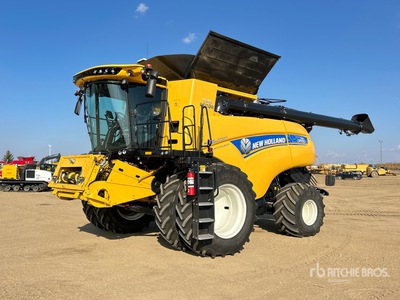 2021 New Holland CR9.90 Combine Harvester