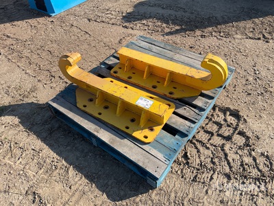 Quantity of (2) Wheel Loader Quick Coupler Brackets Accessori per pala gommata