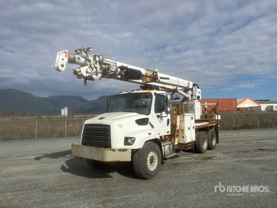 Altec D3060B on 2013 Freightliner 114SD 6x4 Digger Derrick Truck