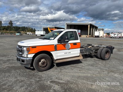 2020 Ford F-350 XLT 4x2 Cab and Chassis