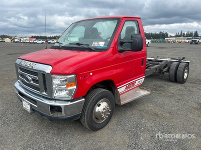 2017 Ford E450 4x2 Autocarro cabina e telaio