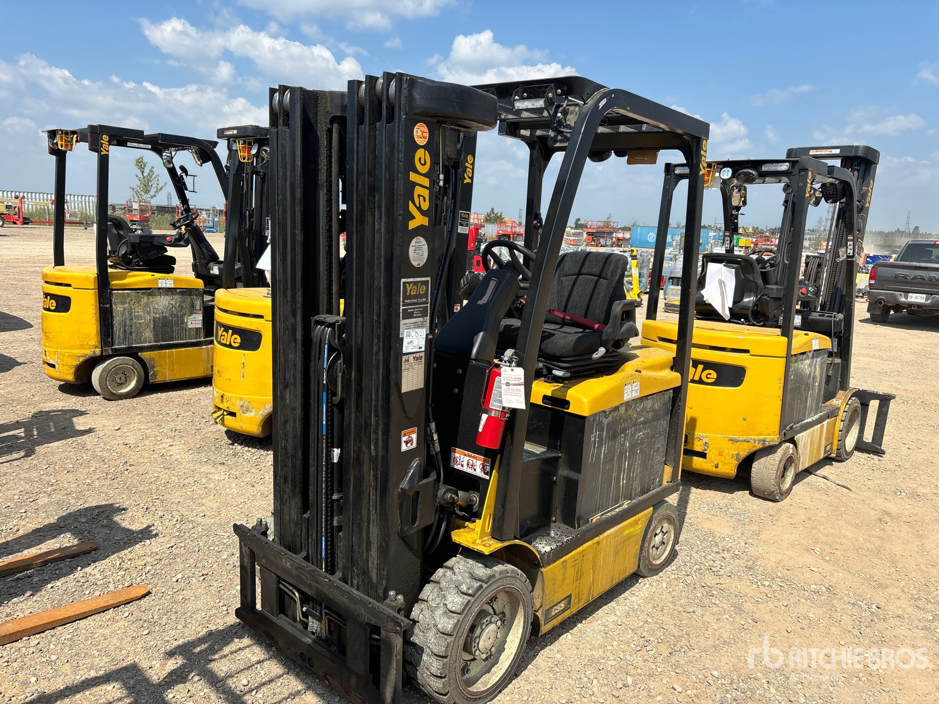 2018 Yale ERC050VGN48TQ084 3400 lb Carretilla Elevadora Eléctrica