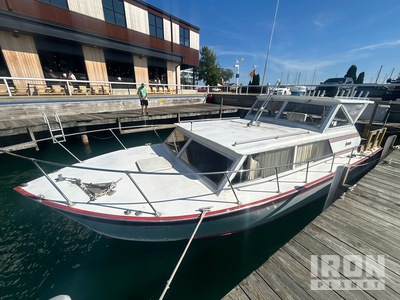 1973 Marinette 32 ft Flybridge Boat
