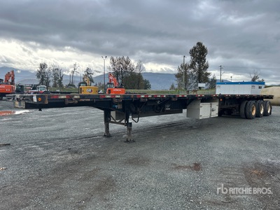 2015 Manac 12353A020 53 ft Tri/A - 90 ft Extendable Flatbed Trailer