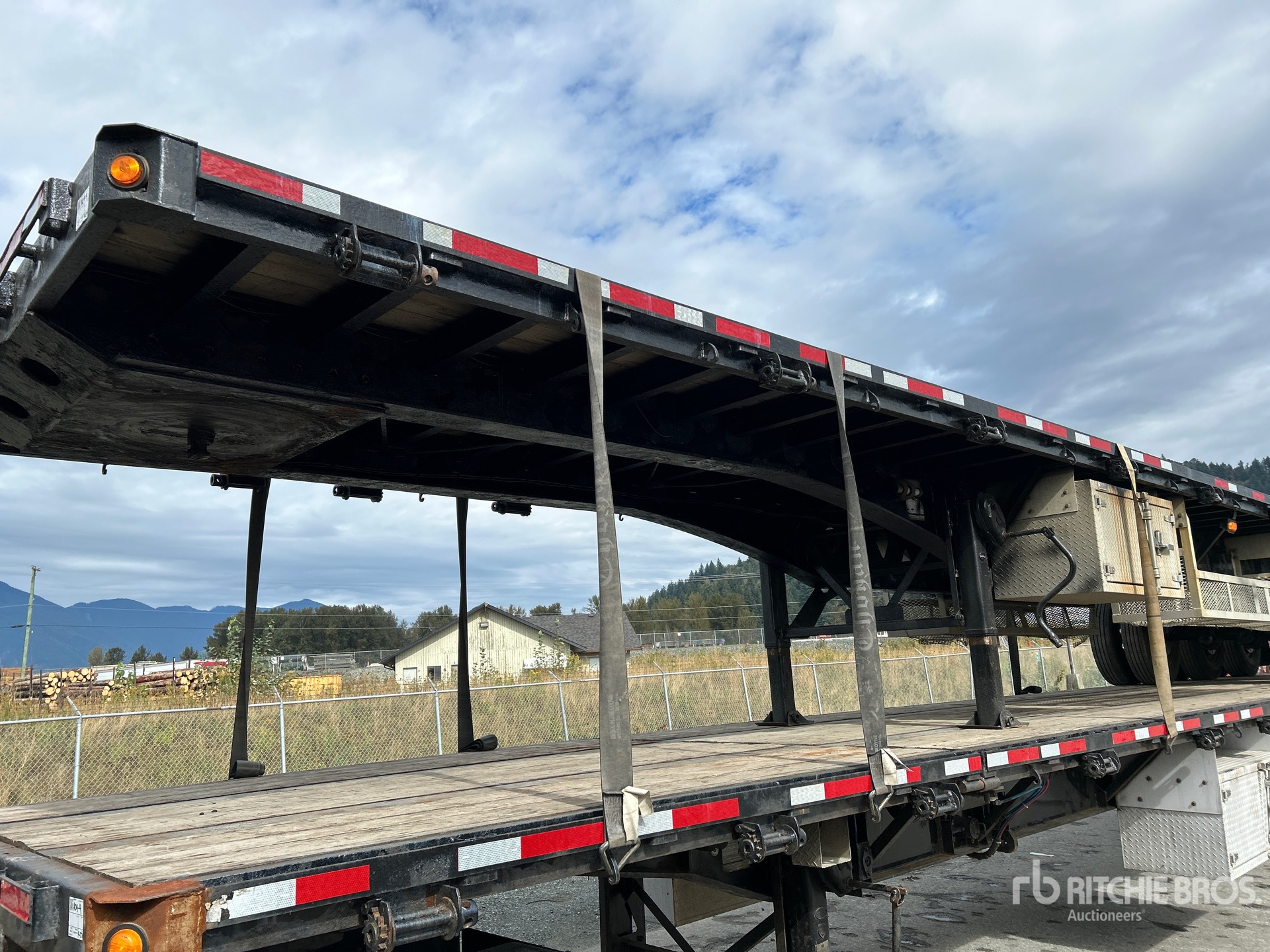 2016 Manac Tri/A Flatbed Trailer