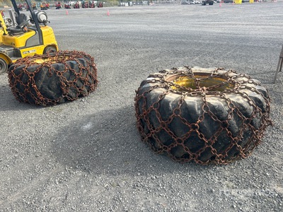 Quantity of (2) 700/55-34 を見 Tires