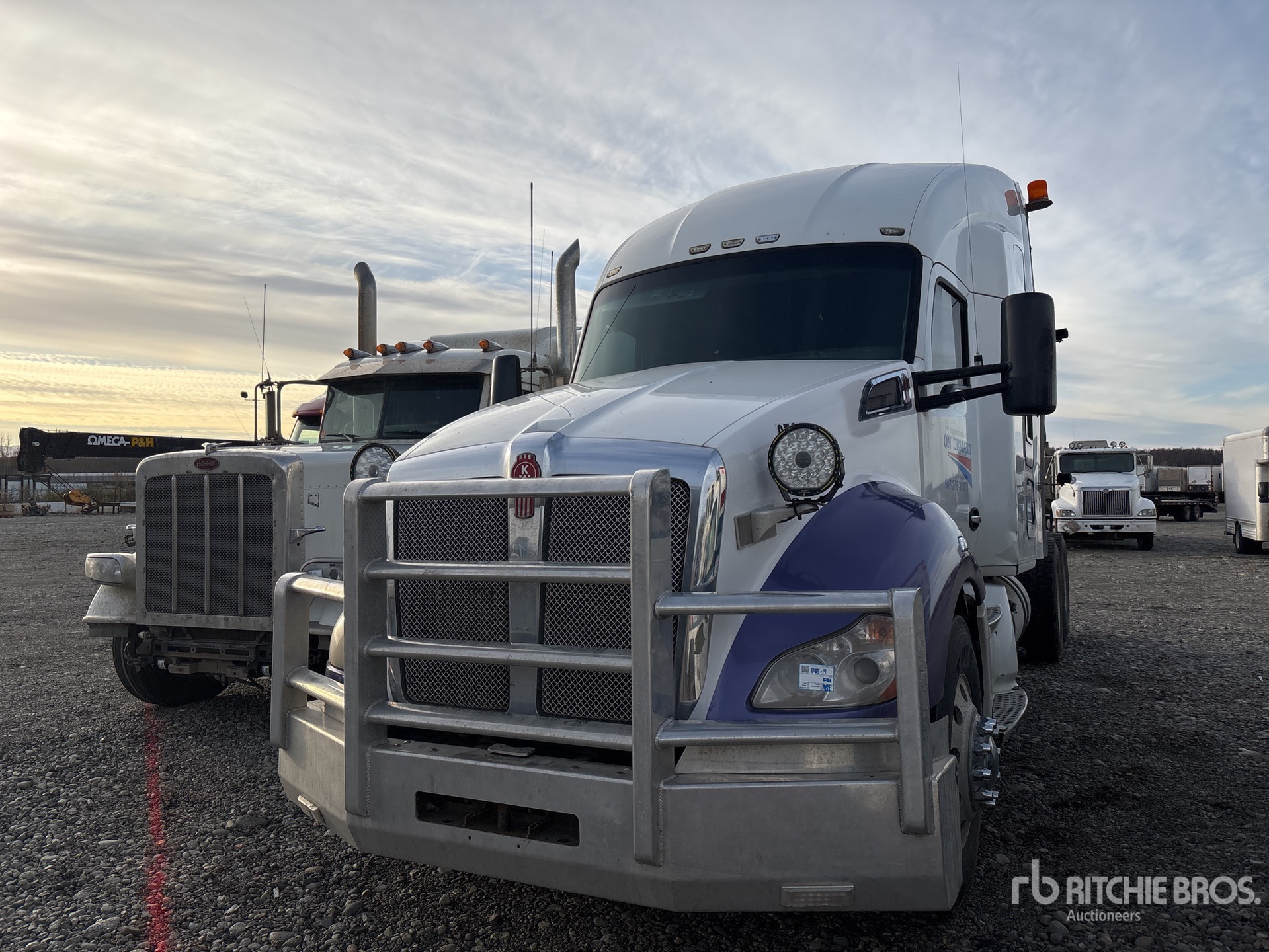 2014 Kenworth T-680 6x4 T/A Sleeper Truck Tractor