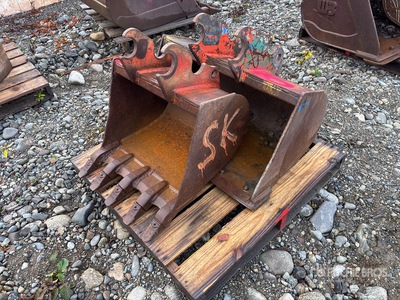 Quantity of (2) Q/C Excavator Bucket