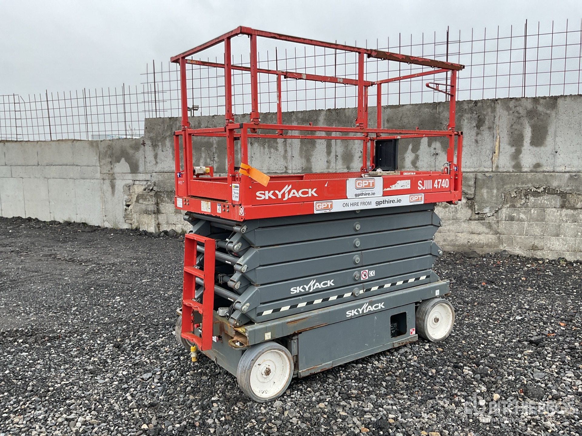 Skyjack SJIII4740 Electric Scissor Lift